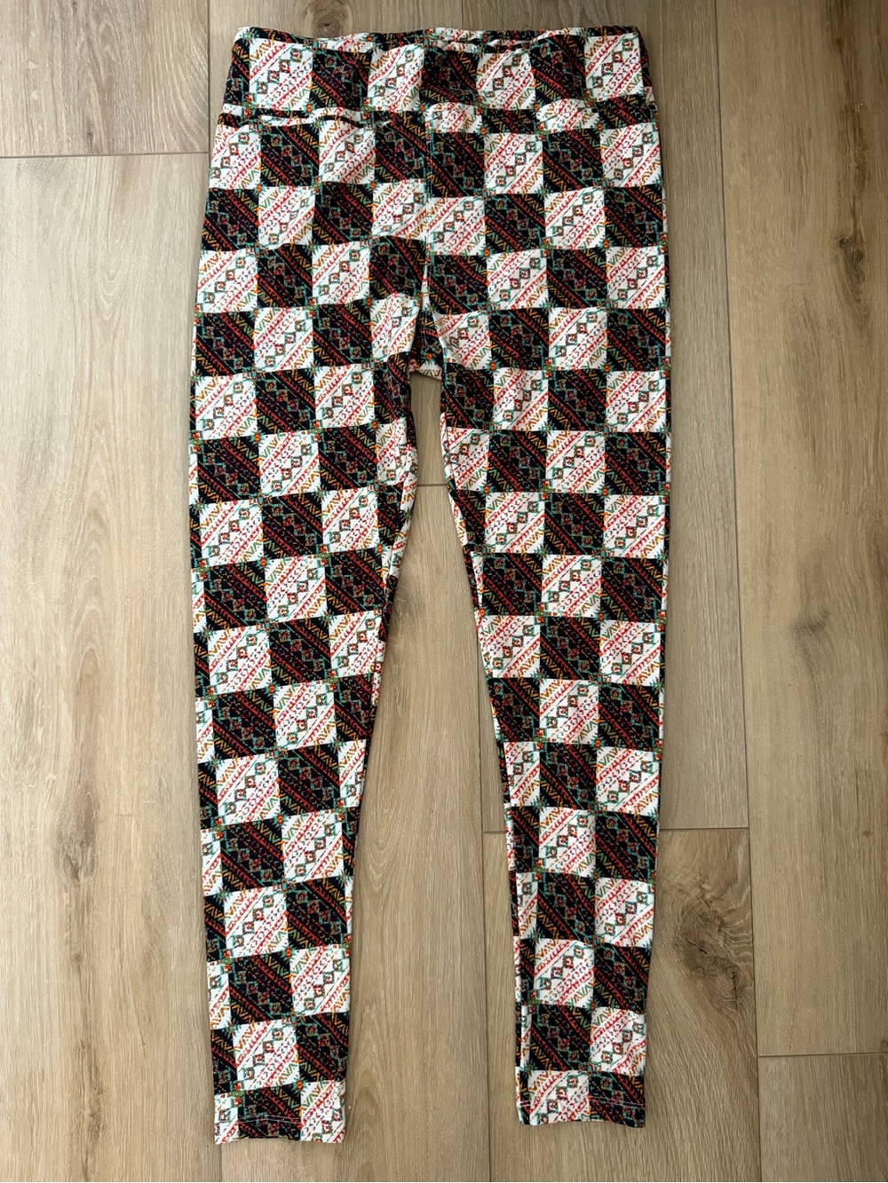 LULAROE Rustic Patchwork Print Leggings EUC